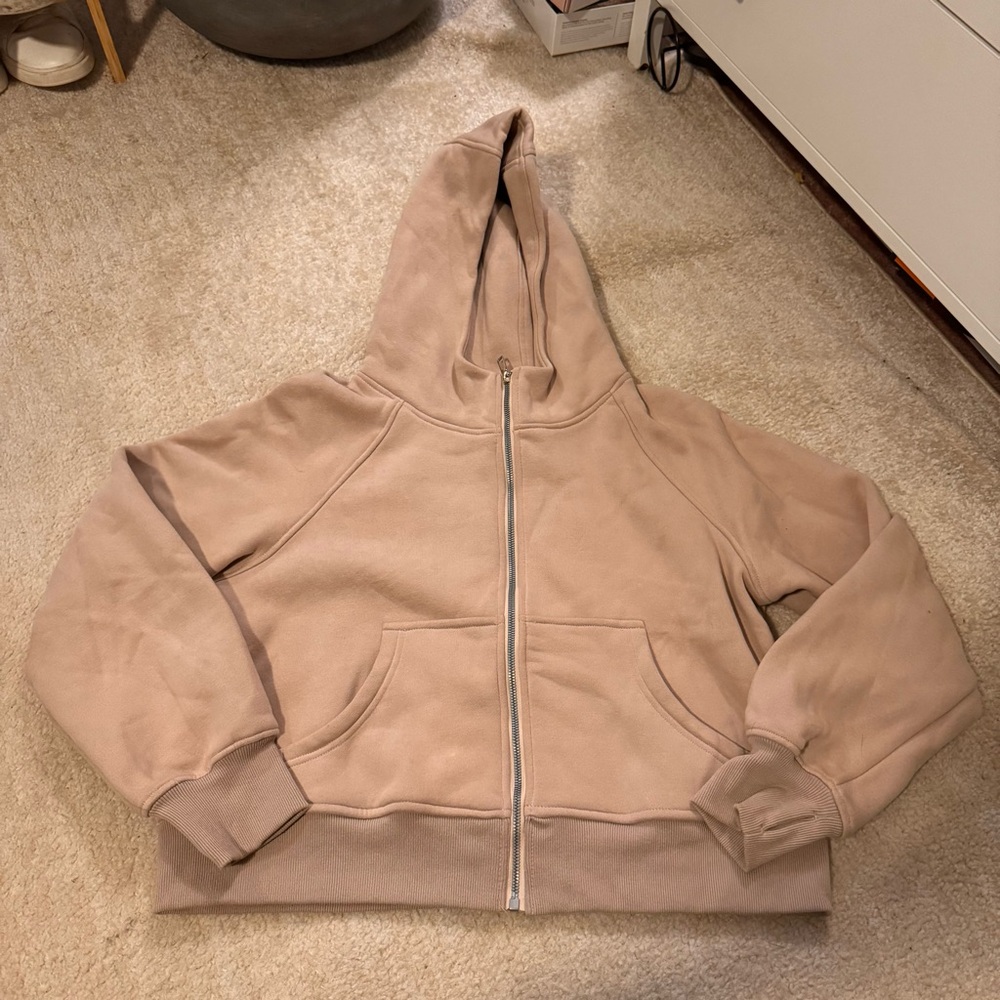**SOLD** Scuba Cropped Zip Up